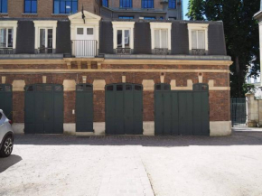 Studio Calme Pres Des Champs Elysees, Paris